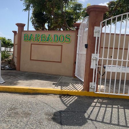 Caribbean Escape Hotel Portmore Exterior photo
