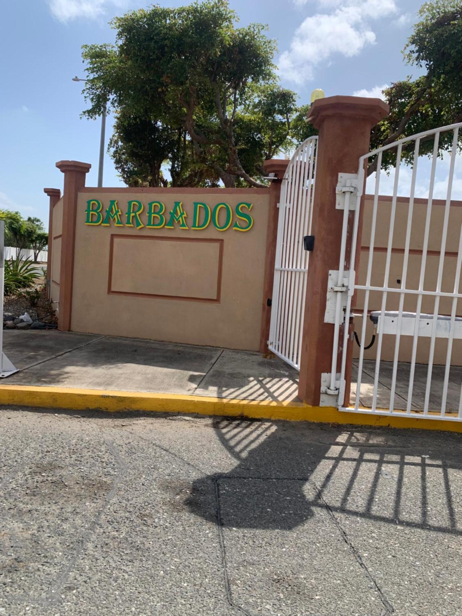 Caribbean Escape Hotel Portmore Exterior photo