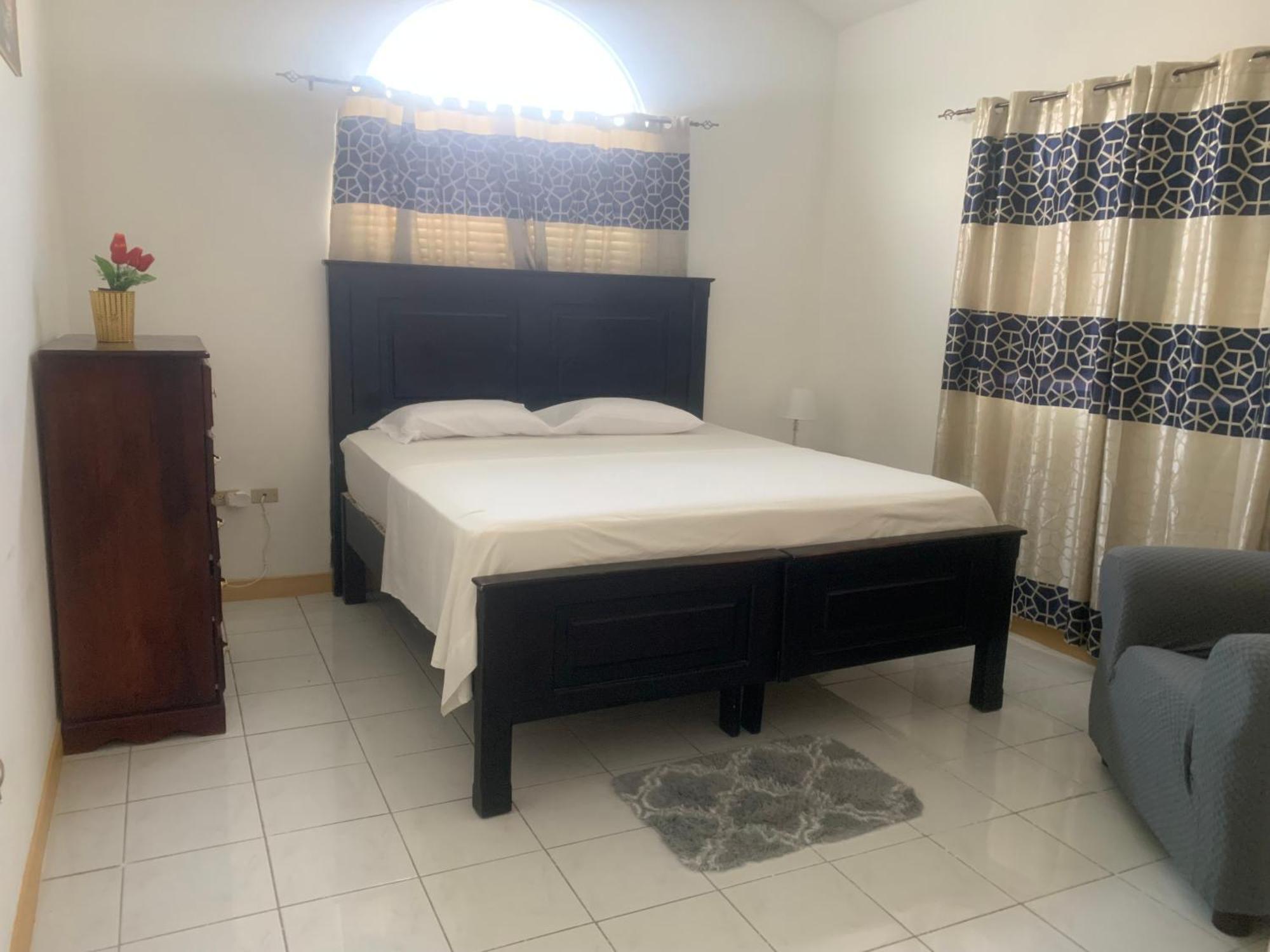 Caribbean Escape Hotel Portmore Exterior photo